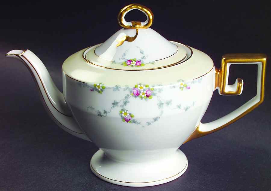 Studio Teapot & Lid by Tirschenreuth-1