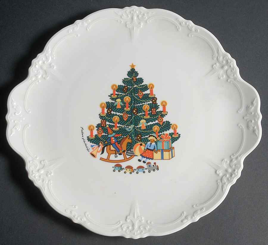 Tannenbaum Handled Cake Plate by Tirschenreuth-1