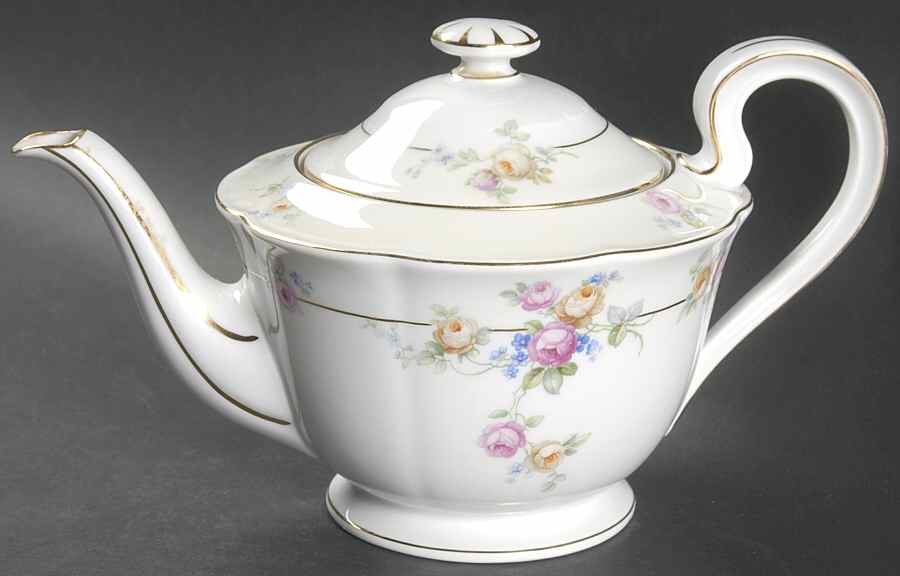 The Tilbury Teapot & Lid by Tirschenreuth-1