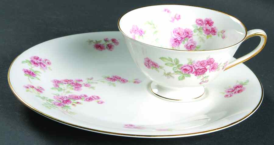 Trellis Snack Plate & Cup Set by Tirschenreuth-1