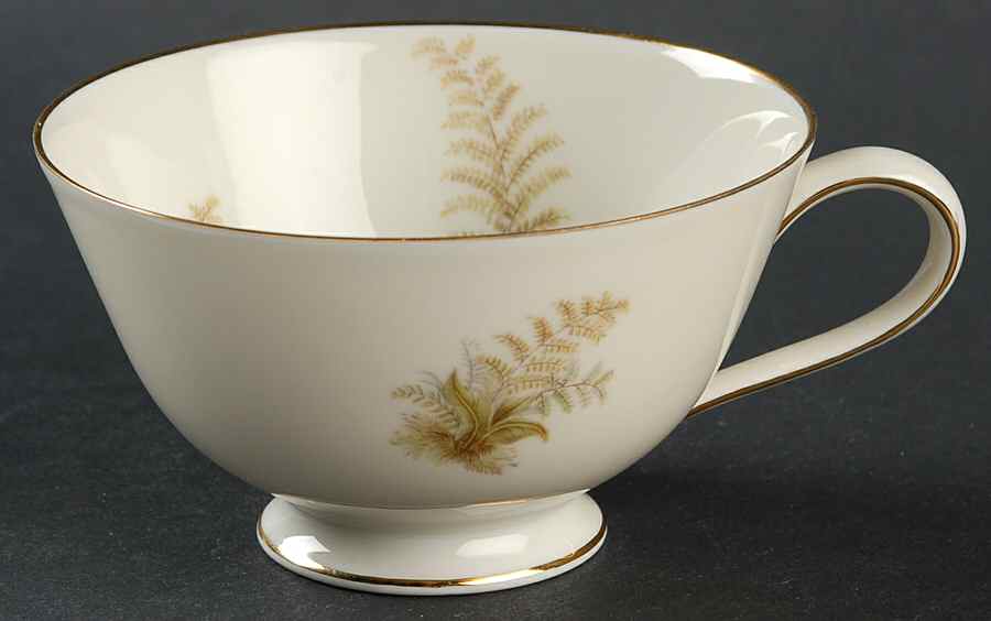 Trianon Footed Cup by Tirschenreuth-1