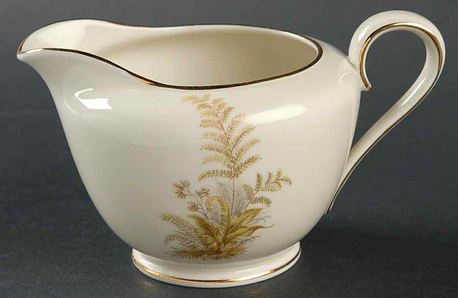 Trianon Creamer by Tirschenreuth-1