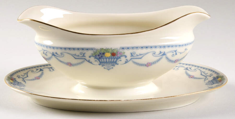 The Tulsa Gravy Boat with Attached Underplate by Tirschenreuth-1