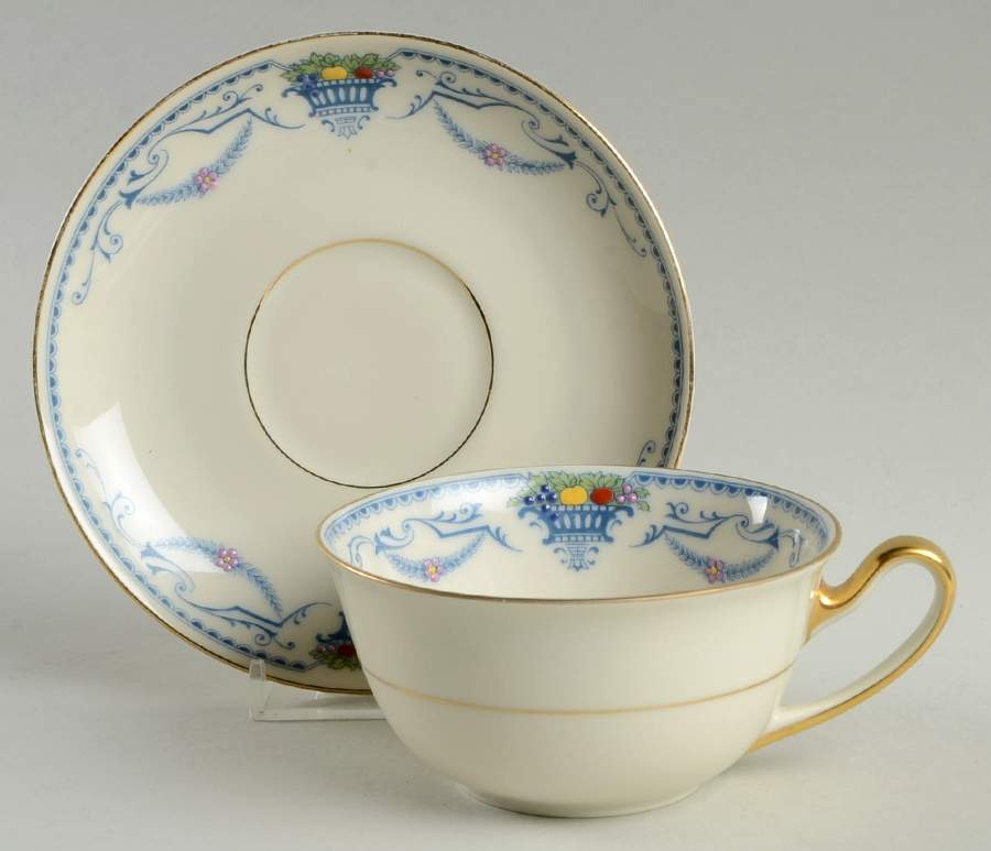 The Tulsa Flat Cup & Saucer Set by Tirschenreuth-1