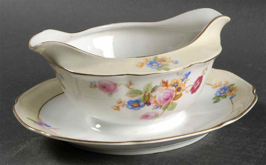 The Wilton Gravy Boat with Attached Underplate by Tirschenreuth-1