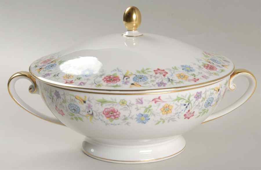 Williamsburg Round Covered Vegetable by Tirschenreuth-1