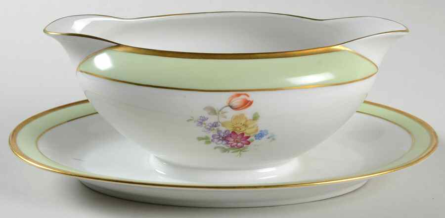 Wilton Gravy Boat with Attached Underplate by Tirschenreuth-1
