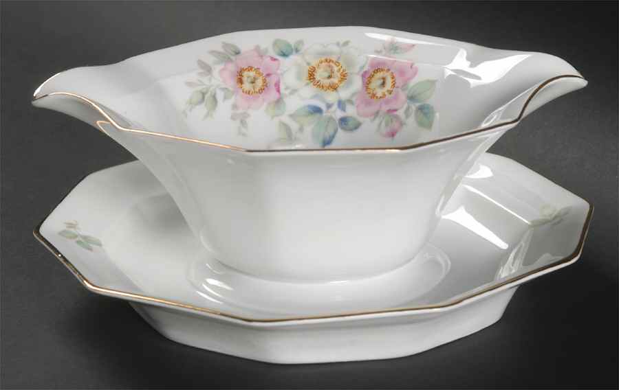 The Wild Rose Gravy Boat with Attached Underplate by Tirschenreuth-1