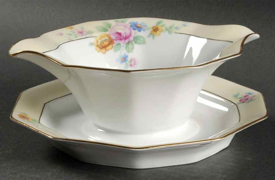 Wrexham Gravy Boat with Attached Underplate by Tirschenreuth-1