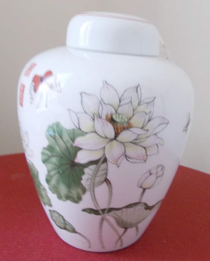 Lotus Small Ginger Jar & Lid by Toscany-1