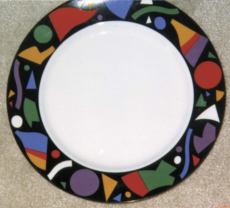 Trylon (Black Rim) Dinner Plate by Toscany-1