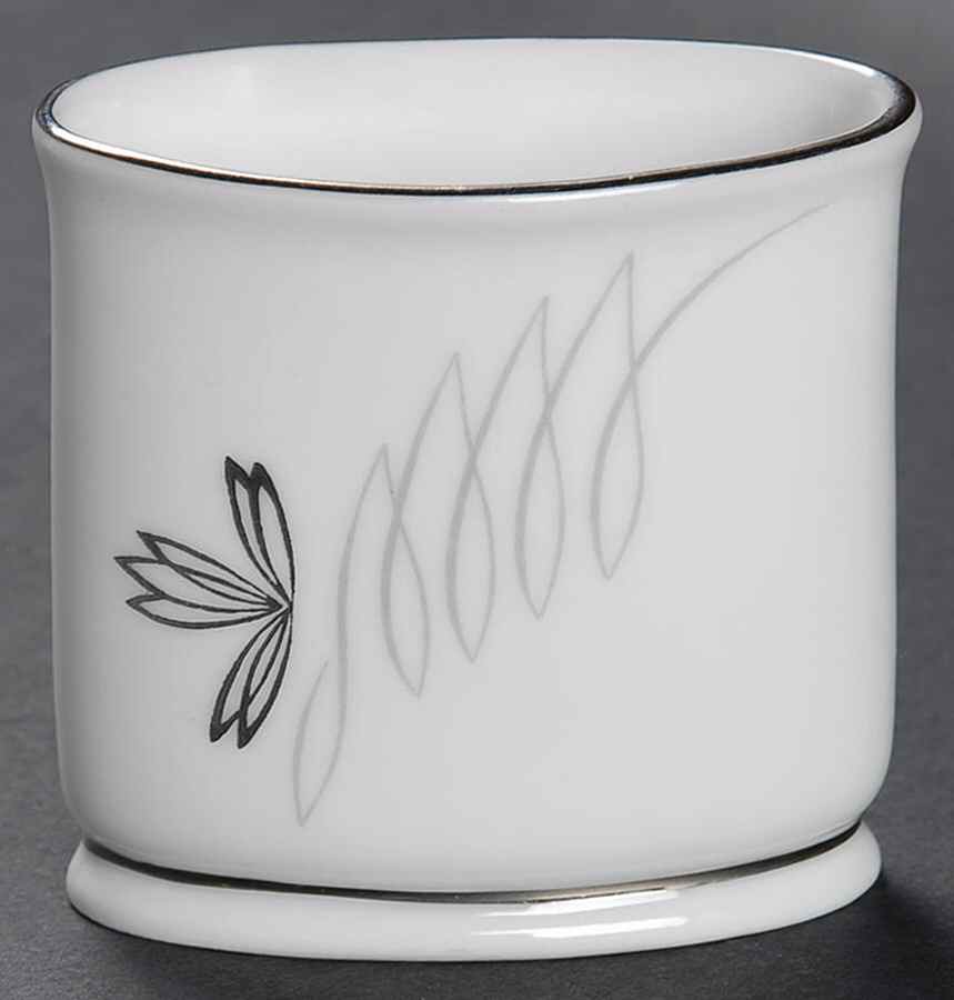 Caprice Cigarette Holder by Treasure Chest-1