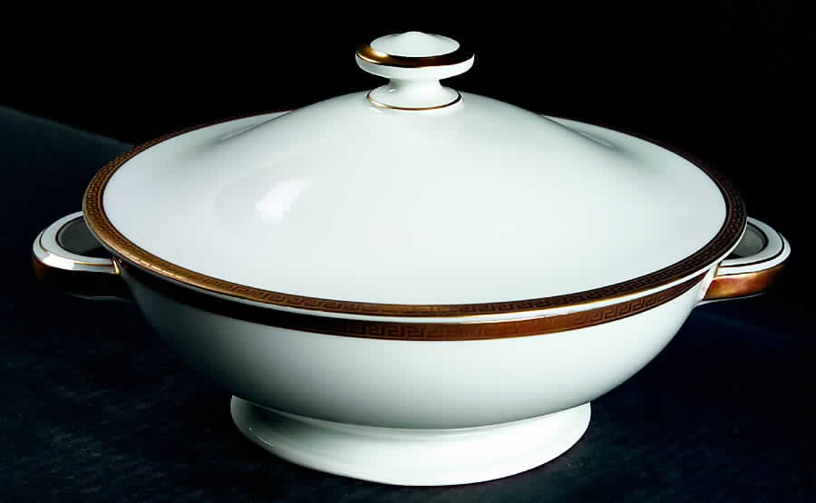 Coronation Round Covered Vegetable by Treasure Chest-1