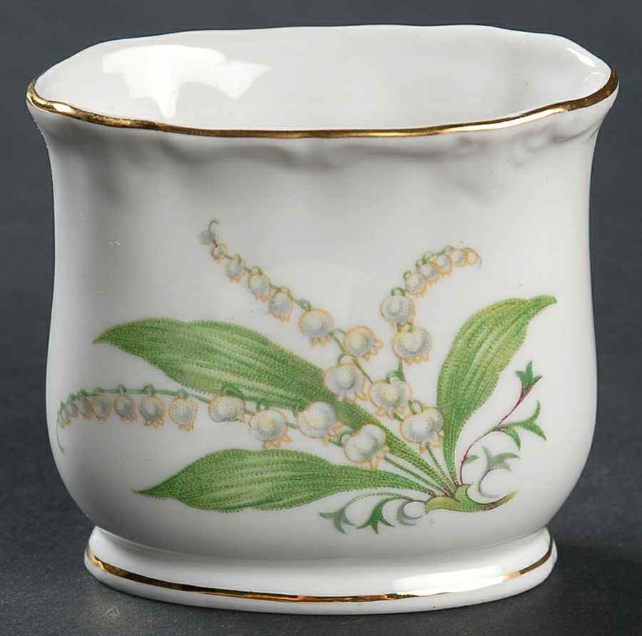 Lily of The Valley Cigarette Holder by Treasure Chest-1