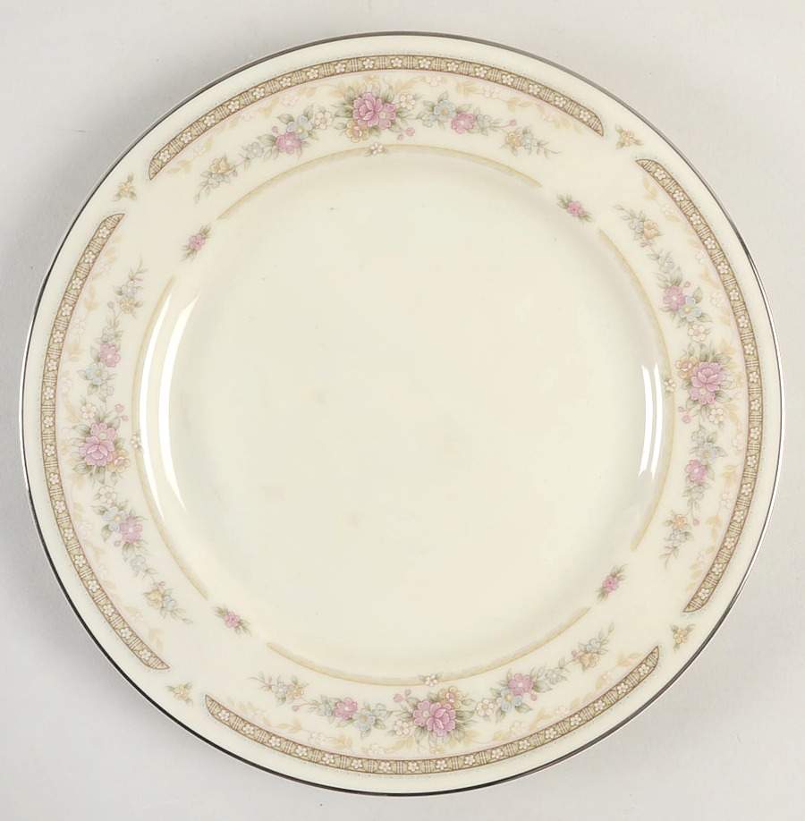 Lorraine Salad Plate by Treasure Chest-1