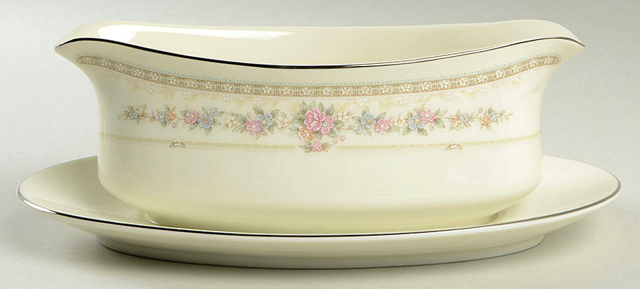 Lorraine Gravy Boat with Attached Underplate by Treasure Chest-1