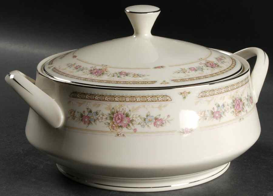 Lorraine Round Covered Vegetable by Treasure Chest-1