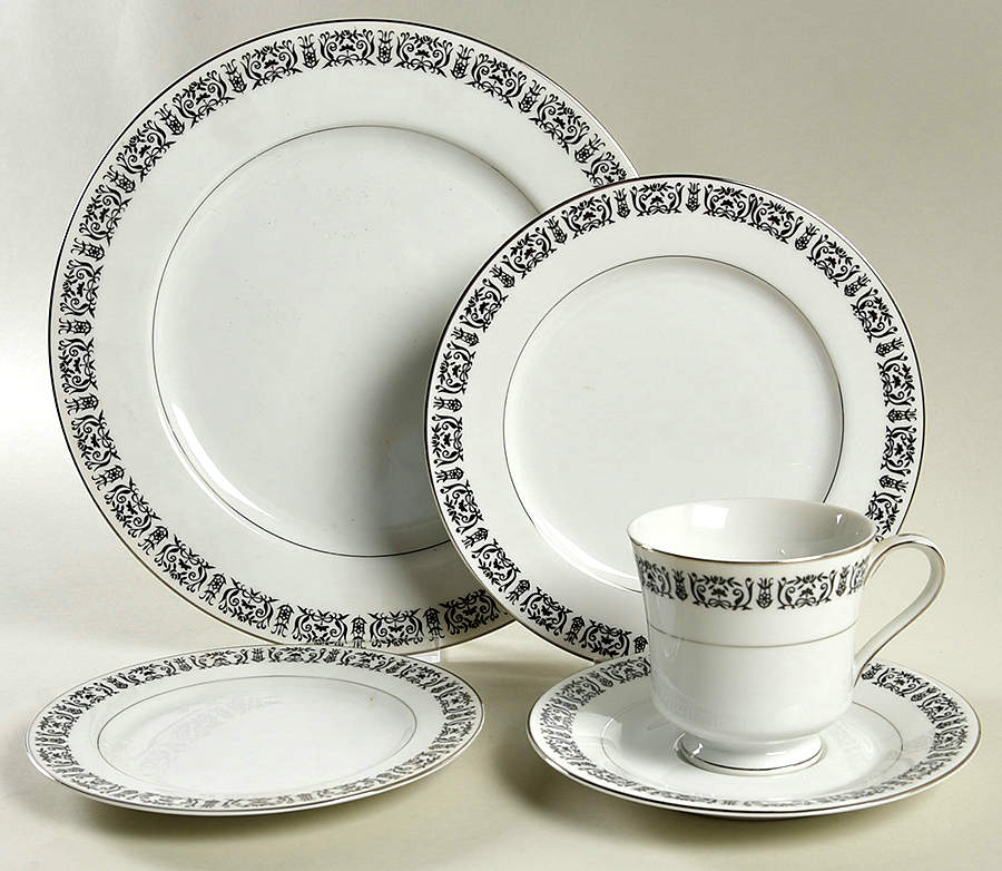Majestic 5 Piece Place Setting by Treasure Chest-1