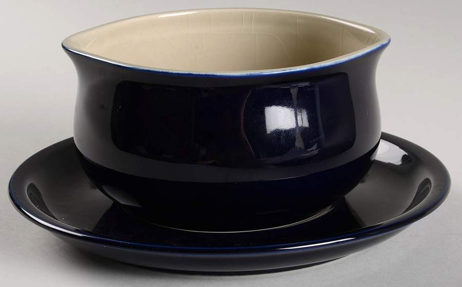 Manchester Gravy Boat & Underplate by Treasure Chest-1