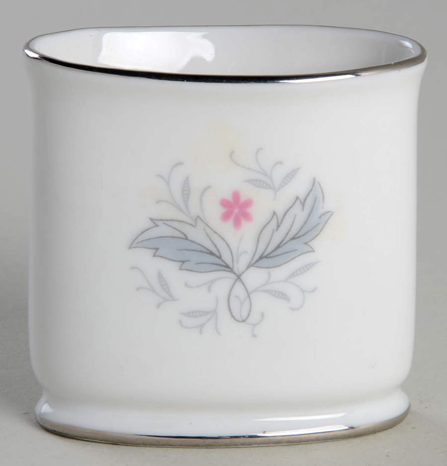 Medley Cigarette Holder by Treasure Chest-1