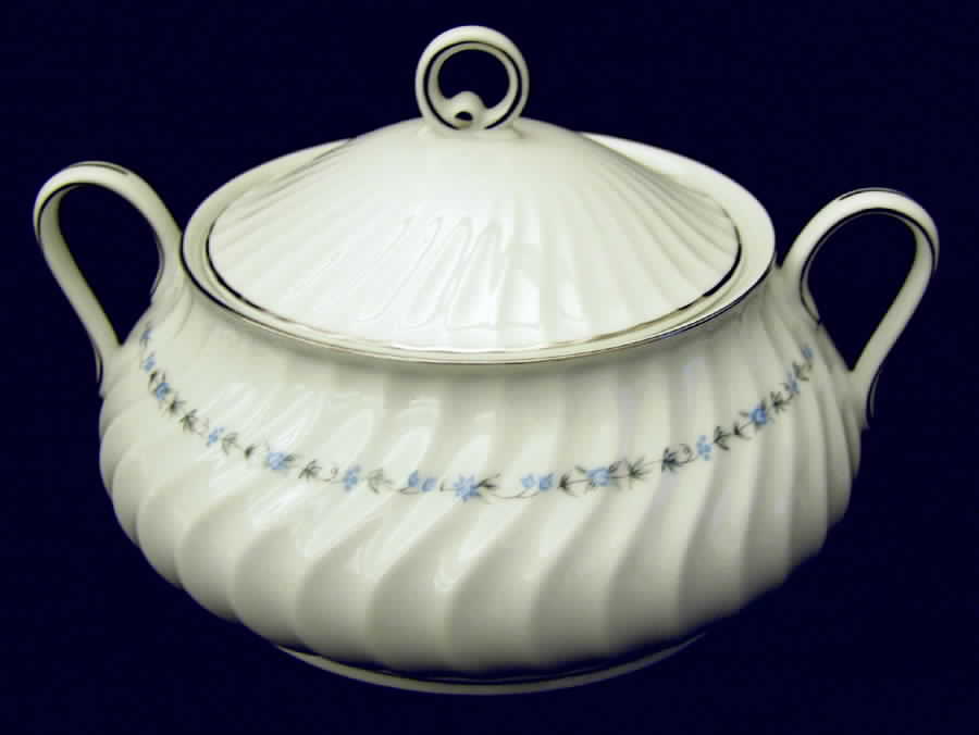 Summer Ivy Round Covered Vegetable by Treasure Chest-1