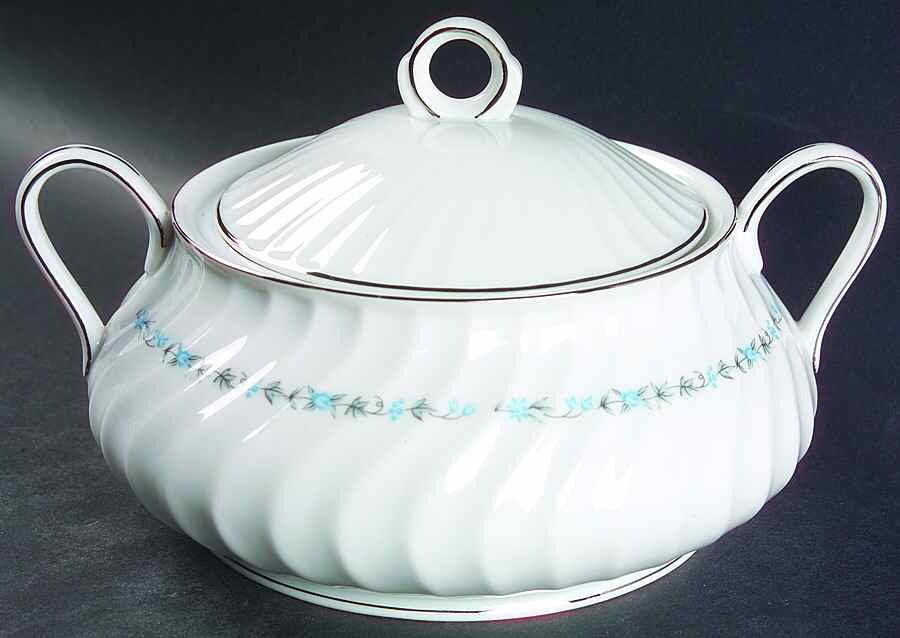 Summer Ivy Round Covered Vegetable by Treasure Chest-1