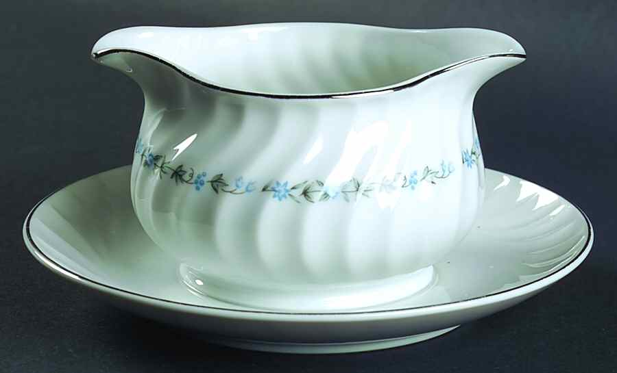 Summer Ivy Gravy Boat with Attached Underplate by Treasure Chest-1