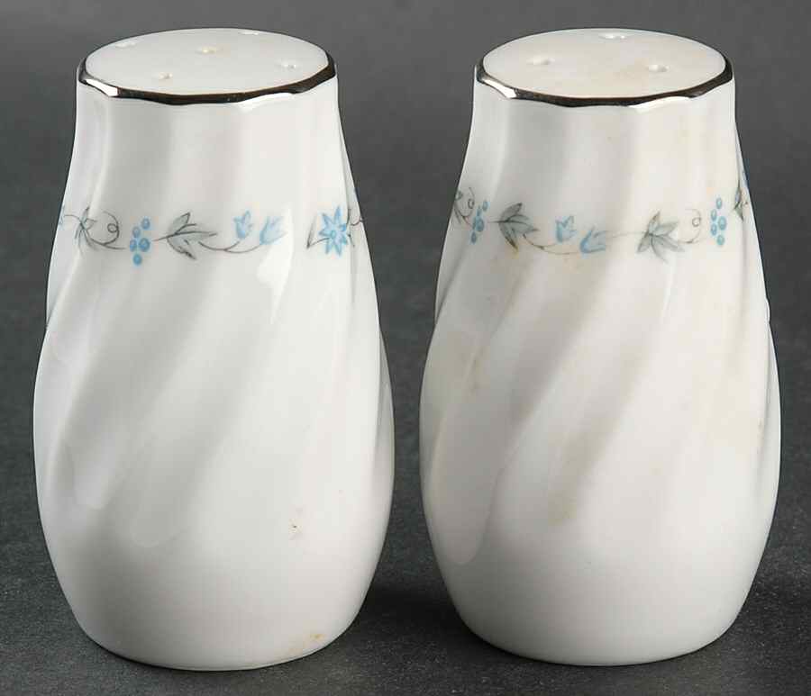 Summer Ivy Salt & Pepper Set by Treasure Chest-1