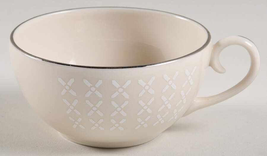 Candlewick Flat Cup by Triomphe-1