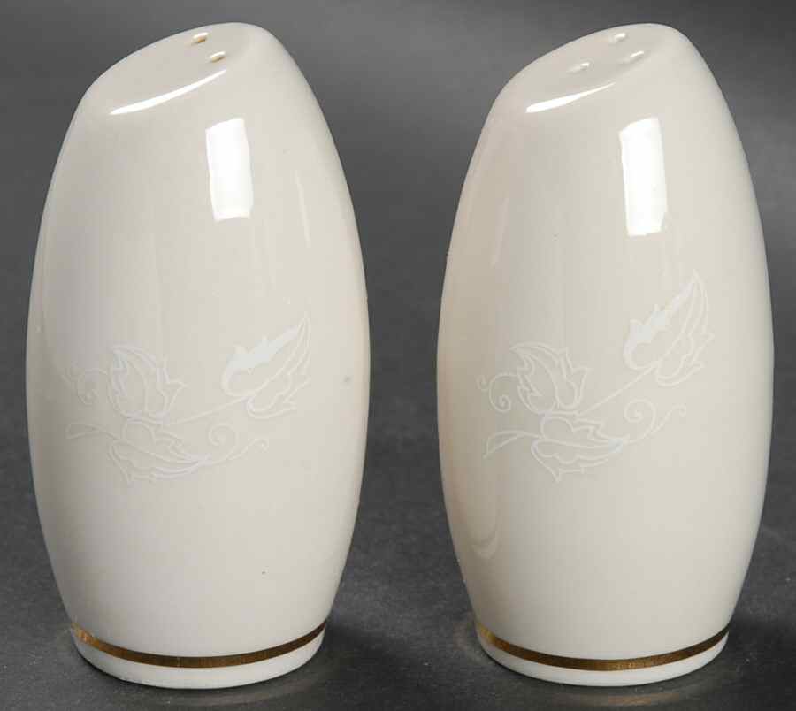 Leaf Lace Salt & Pepper Set by Triomphe-1