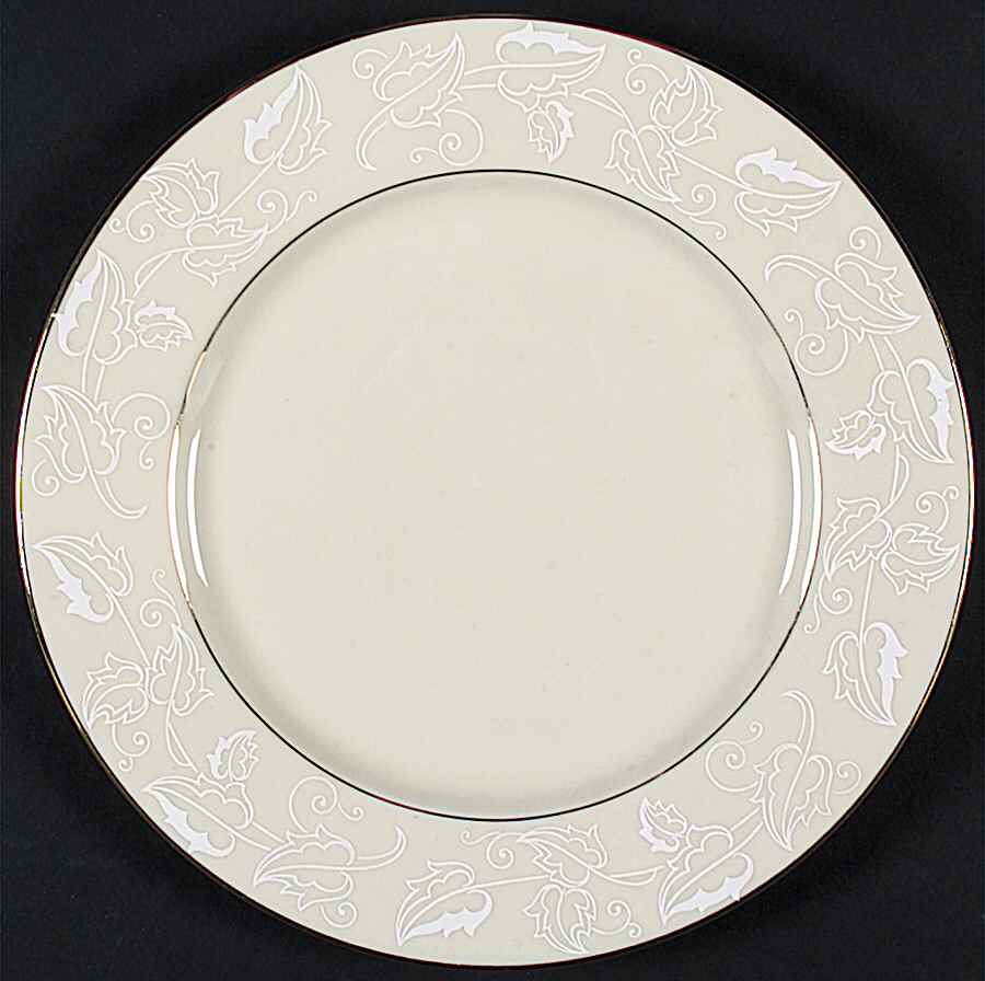 Leaf Lace Dinner Plate by Triomphe-1