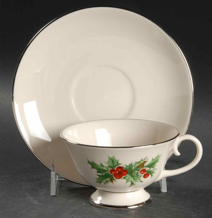 TRI2 Footed Cup & Saucer Set by Triomphe-1