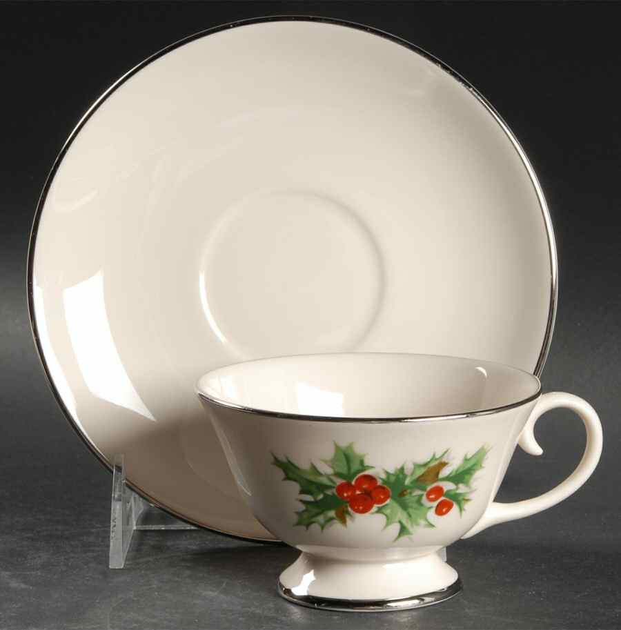 TRI2 Footed Cup & Saucer Set by Triomphe-1