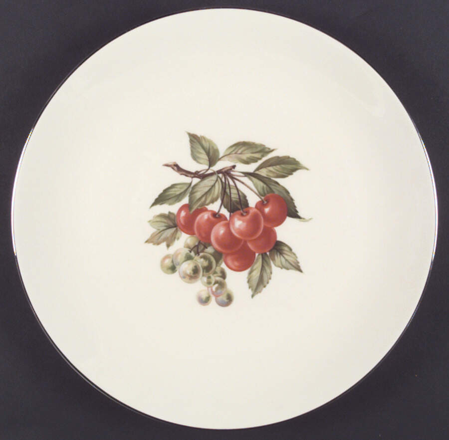 TRI7 Dinner Plate by Triomphe-1