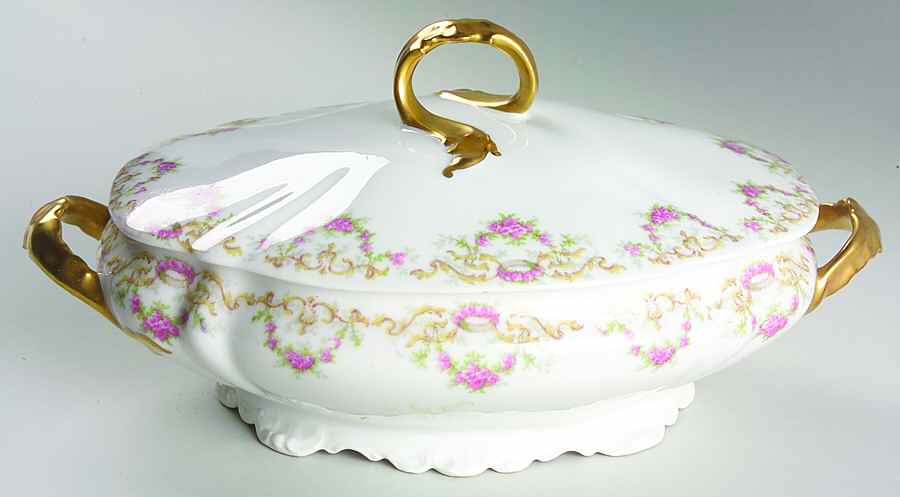 4290 Oval Covered Vegetable by Tressemanes & Vogt-1
