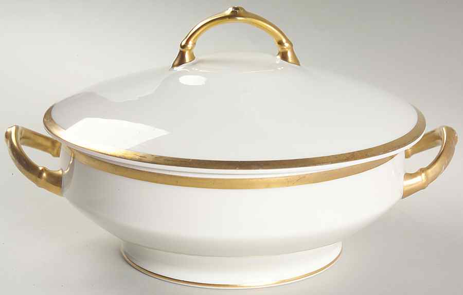 5886 Round Covered Vegetable by Tressemanes & Vogt-1