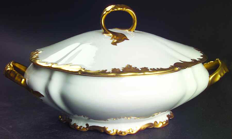 6537 Oval Covered Vegetable by Tressemanes & Vogt-1