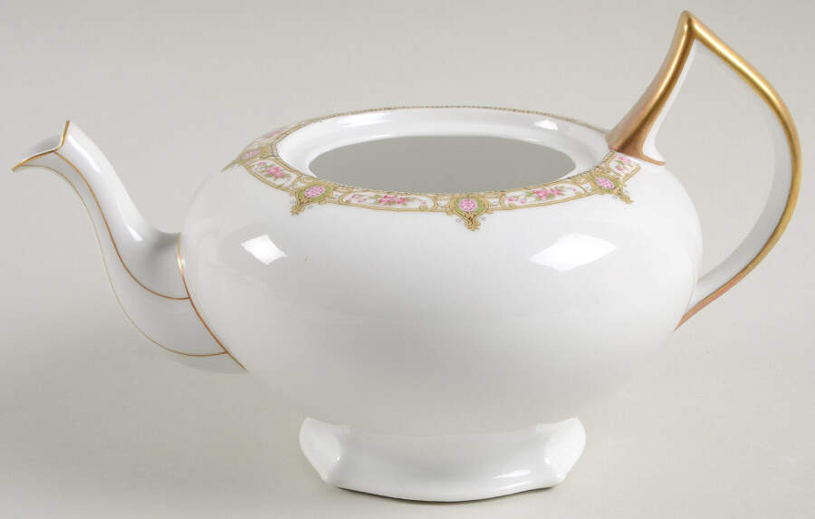 6892 Teapot No Lid by Tressemanes & Vogt-1