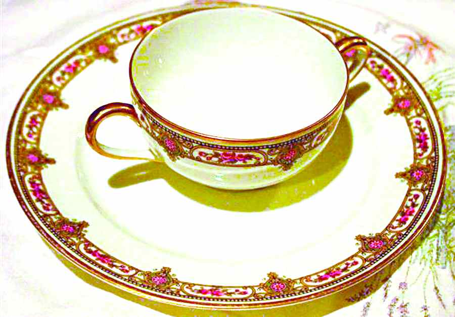 6892 Cream Soup Bowl & Saucer Set by Tressemanes & Vogt-1