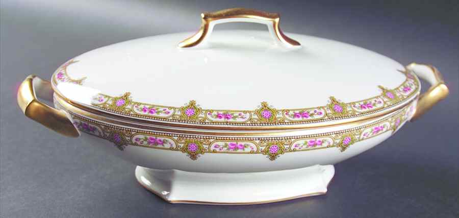 6892 Oval Covered Vegetable by Tressemanes & Vogt-1