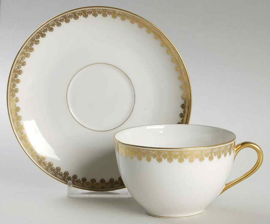8414 (Scallop) Flat Cup & Saucer Set by Tressemanes & Vogt-1
