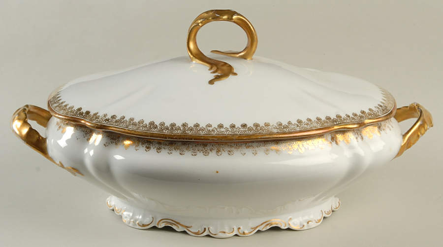 8414 (Scallop) Oval Covered Vegetable by Tressemanes & Vogt-1