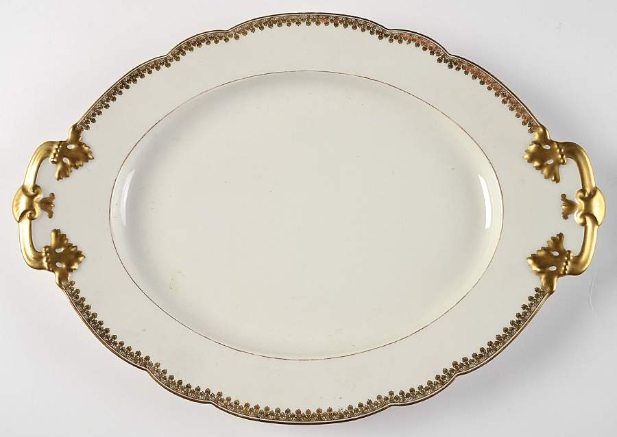 8414 (Scallop) 17" Oval Serving Platter by Tressemanes & Vogt-1