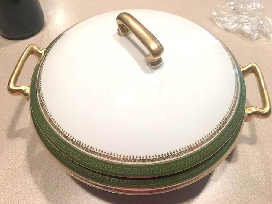 868 Round Covered Vegetable by Tressemanes & Vogt-1