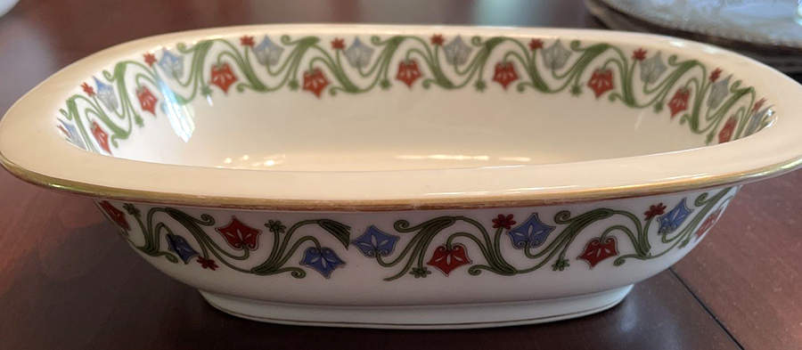 9110 9" Oval Vegetable Bowl by Tressemanes & Vogt-1