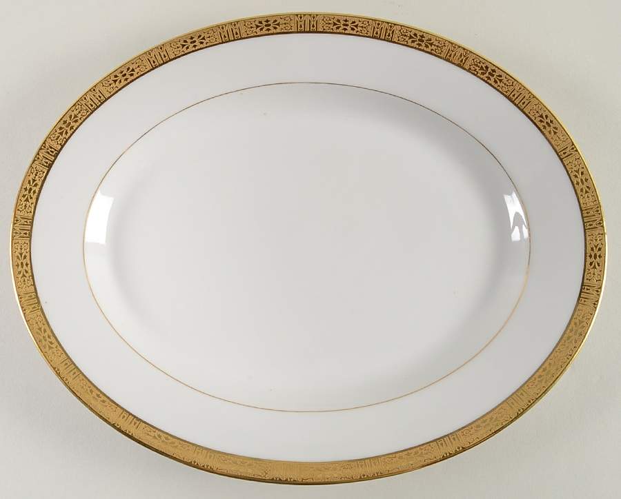 9333 13" Oval Serving Platter by Tressemanes & Vogt-1