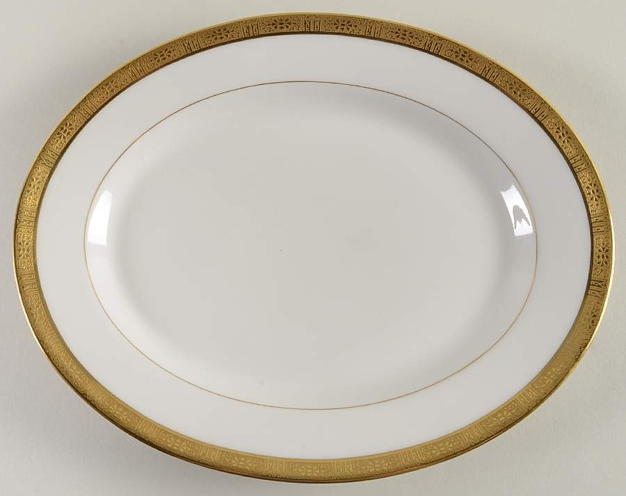 9333 11" Oval Serving Platter by Tressemanes & Vogt-1