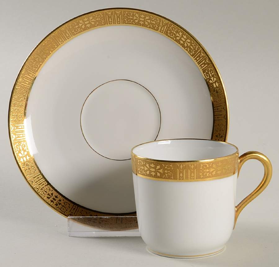 9333 Flat Demitasse Cup & Saucer Set by Tressemanes & Vogt-1