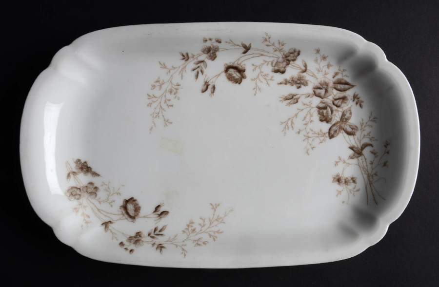 Marguerite 11" Oval Serving Platter by Tressemanes & Vogt-1