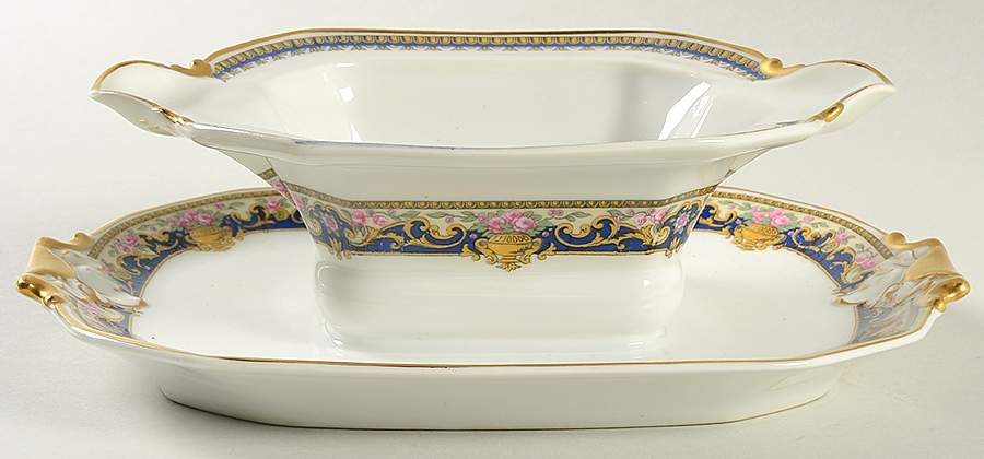 TRV114 Gravy Boat with Attached Underplate by Tressemanes & Vogt-1
